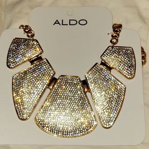 🔥SuperHawt Goldtone Necklace with a Lil Bling!